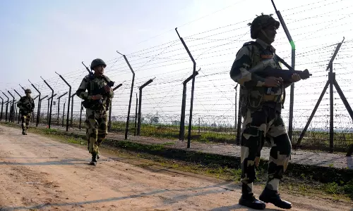 बड़े हथियारों की कमी झेल रहे पाकिस्तान ने नियंत्रण रेखा पर की फायरिंग, भारतीय सेना ने तुरंत कठोर जवाब दिया