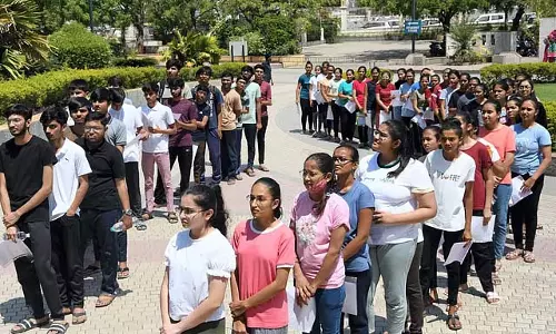 31 जिलों में NEET परीक्षा आज