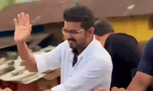 थावेका नेता विजय कोडईकनाल में ट्रैफिक जाम में फंसे