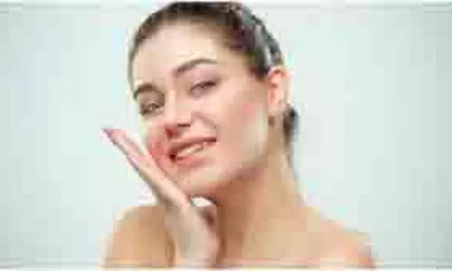 Skin Care: गर्मियों में रात को त्वचा पर लगाएं ये 4 चीजें, पाएं ग्लोइंग और हेल्दी स्किन