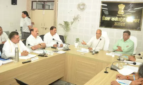 Jaipur: अलवर एवं खैरथल-तिजारा जिले की पेयजल व्यवस्था की समीक्षा की Jaipur: अलवर एवं खैरथल-तिजारा जिले की पेयजल व्यवस्था की समीक्षा की