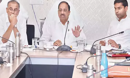 तुम्माला ने शहर की प्रमुख नागरिक परियोजनाओं की समीक्षा की तुम्माला ने शहर की प्रमुख नागरिक परियोजनाओं की समीक्षा की