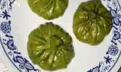 Palak Momos Recipe: हेल्दी तरीके से बनाएं पालक मोमोज Palak Momos Recipe: हेल्दी तरीके से बनाएं पालक मोमोज