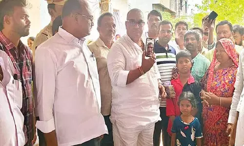 MLA Kotla ने पीड़ित परिवार को 5 लाख रुपए की सहायता देने की घोषणा की MLA Kotla ने पीड़ित परिवार को 5 लाख रुपए की सहायता देने की घोषणा की
