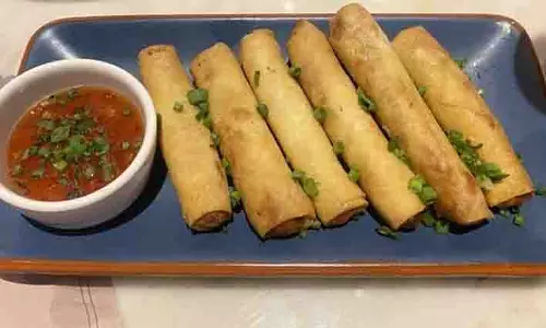 Chole Roll: इसका स्वाद परिवार के सभी सदस्यों का मन मोह लेगा Chole Roll: इसका स्वाद परिवार के सभी सदस्यों का मन मोह लेगा