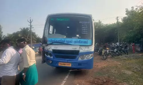 थिरुथुराईपोंडी के पास सरकारी बस-कार की टक्कर: 4 की मौत