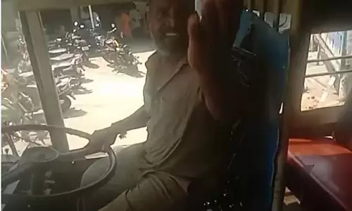 पोन्नमारवती बस स्टैंड पर बस न रोकने वाले सरकारी बस चालक और कंडक्टर के खिलाफ कार्रवाई की गई
