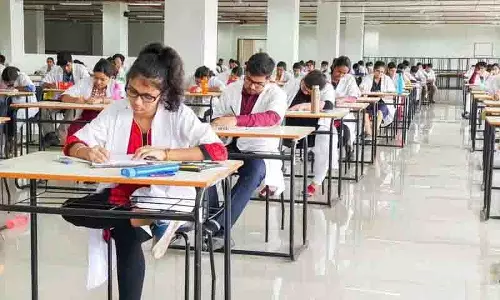 हैदराबाद में कड़ी सुरक्षा के बीच NEET-UG 2025 शुरू