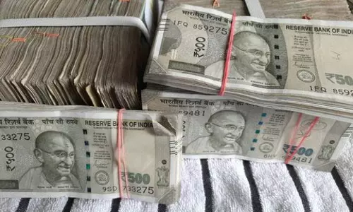 किसान अरबपति बन गया एक SMS से, बैंक खाता फ्रीज