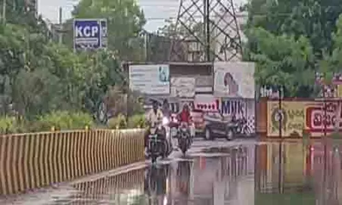 Vijayawada में भारी बारिश के बाद जलभराव की समस्या Vijayawada में भारी बारिश के बाद जलभराव की समस्या