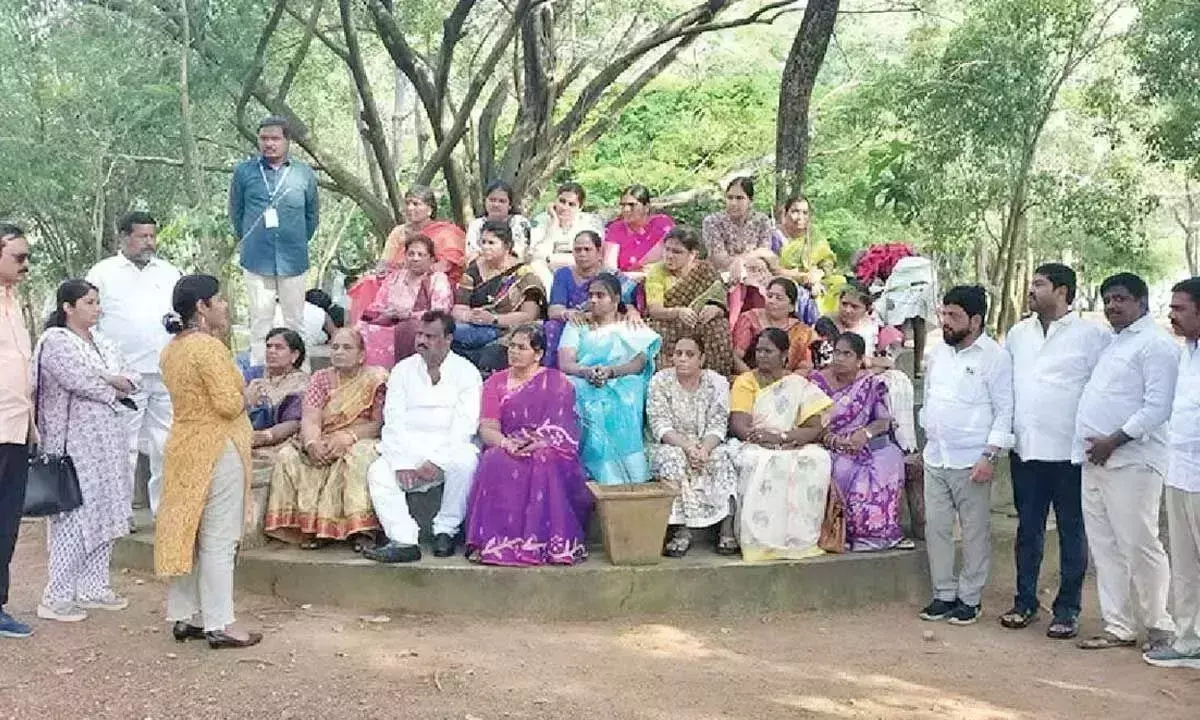 VMC प्रतिनिधियों ने कोच्चि का दौरा किया, सुभाष बोस पार्क का निरीक्षण किया