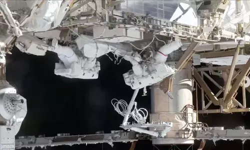All-women spacewalk: मैकक्लेन और एयर्स ने ISS को दी नई ऊर्जा