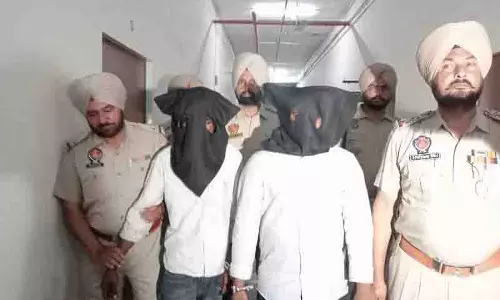 सुरक्षा बलों की संवेदनशील जानकारी लीक करने के आरोप में Amritsar में 2 लोग गिरफ्तार सुरक्षा बलों की संवेदनशील जानकारी लीक करने के आरोप में Amritsar में 2 लोग गिरफ्तार