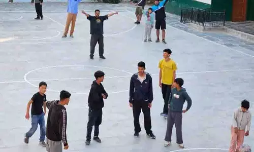 Katrine School में खेल अवसंरचना को बढ़ावा देने के लिए समुदाय एकजुट हुआ