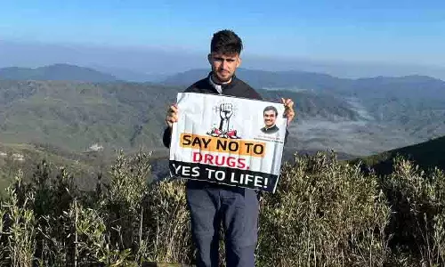 Hyderabad स्थित पर्वतारोही ने मणिपुर की सबसे ऊंची चोटी पर चढ़ाई Hyderabad स्थित पर्वतारोही ने मणिपुर की सबसे ऊंची चोटी पर चढ़ाई