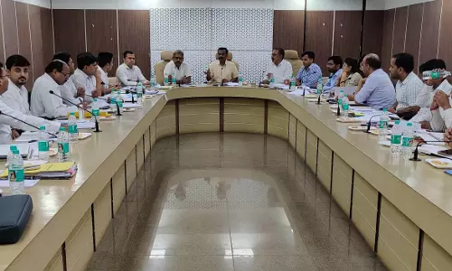 हाई सिक्योरिटी नम्बर प्लेट के संबंध में नवा रायपुर मंत्रालय में हुई अहम बैठक हाई सिक्योरिटी नम्बर प्लेट के संबंध में नवा रायपुर मंत्रालय में हुई अहम बैठक