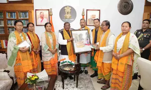 कोकराझार सांस्कृतिक केंद्र के प्रतिनिधिमंडल ने राज्यपाल Laxman Prasad आचार्य से मुलाकात की