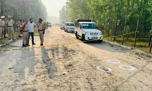 Bagga Kalan village में क्रॉस फायरिंग में गोपी लाहौरिया गैंग का सदस्य घायल Bagga Kalan village में क्रॉस फायरिंग में गोपी लाहौरिया गैंग का सदस्य घायल