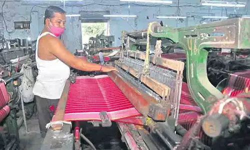 Telangana के हथकरघा बुनकर ऋण माफी योजना में बाधाओं से आशंकित
