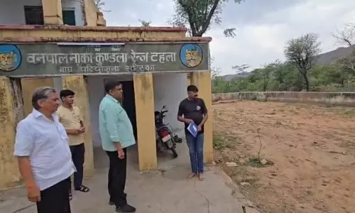 Jaipur: वन मंत्री ने किया वनपाल नाका कुंडला का औचक निरीक्षण Jaipur: वन मंत्री ने किया वनपाल नाका कुंडला का औचक निरीक्षण