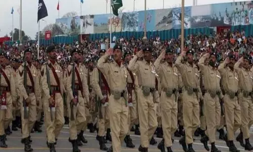 तोपखानों की कमी, 90 घंटे की युद्ध क्षमता और अर्थव्यवस्था में मंदी: पाकिस्तान क्यों धूल चाटेगा