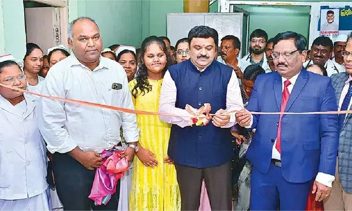 Kurnool सरकार के कार्डियोलॉजी विंग को 30 फाउलर बेड दान किए गए
