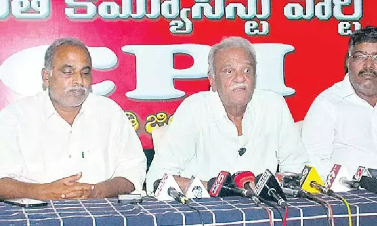 Andhra: लंबी-चौड़ी कहानियाँ, खोखले वादे