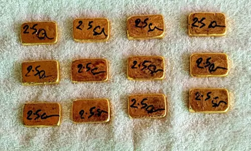 1.56 करोड़ का सोना जब्त, एक गिरफ्तार