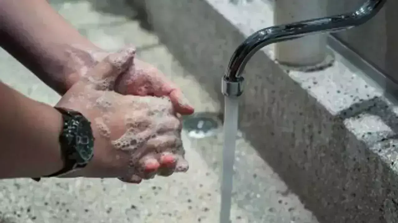 हाथ की स्वच्छता विलासिता नहीं बल्कि सुरक्षित स्वास्थ्य सेवा की आधारशिला है: WHO हाथ की स्वच्छता विलासिता नहीं बल्कि सुरक्षित स्वास्थ्य सेवा की आधारशिला है: WHO