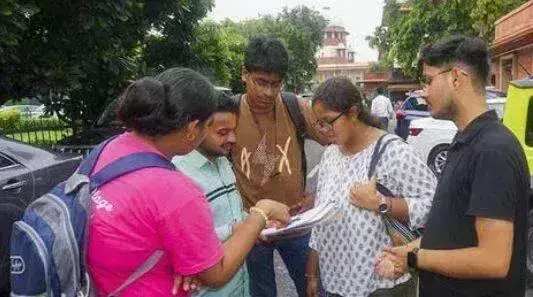 NEET UG 2025 अपेक्षाकृत आसान; रैंकिंग, प्रवेश कठिन होने की संभावना