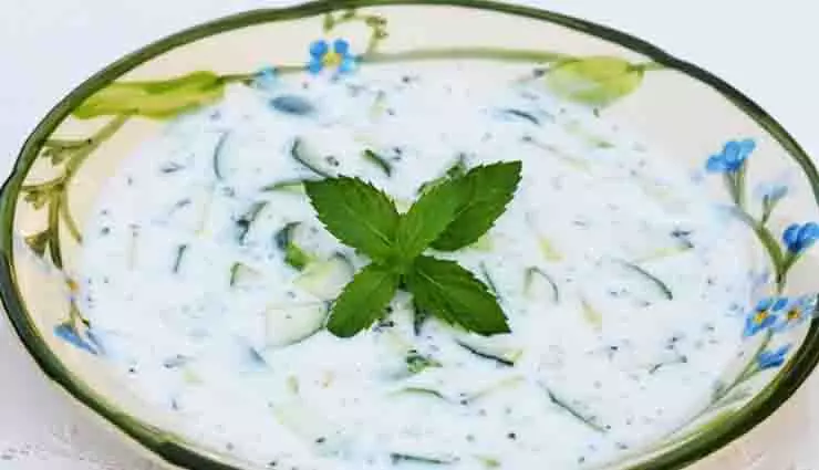Curd-Cucumber Salad: गर्मियों से निपटने में शरीर के लिए है मददगार Curd-Cucumber Salad: गर्मियों से निपटने में शरीर के लिए है मददगार