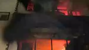 Kanpur: पांच मंजिला इमारत में भीषण आग, 5 लोगों की मौत Kanpur: पांच मंजिला इमारत में भीषण आग, 5 लोगों की मौत