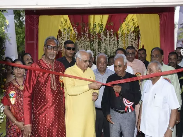 Gujarat CM ने समाज सुधारक मंडल द्वारा विकसित परिसर का उद्घाटन किया Gujarat CM ने समाज सुधारक मंडल द्वारा विकसित परिसर का उद्घाटन किया