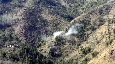 नियंत्रण रेखा पर लगातार 11वें दिन पाकिस्तान ने की गोलीबारी, सेना ने दिया करारा जवाब नियंत्रण रेखा पर लगातार 11वें दिन पाकिस्तान ने की गोलीबारी, सेना ने दिया करारा जवाब