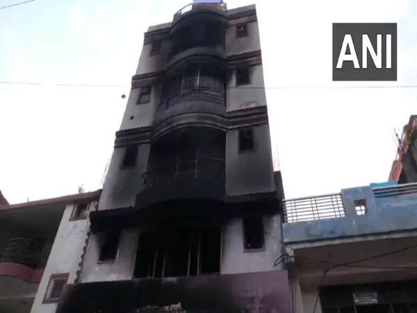 Kanpur की बहुमंजिला इमारत में आग लगने से 5 लोगों की मौत Kanpur की बहुमंजिला इमारत में आग लगने से 5 लोगों की मौत