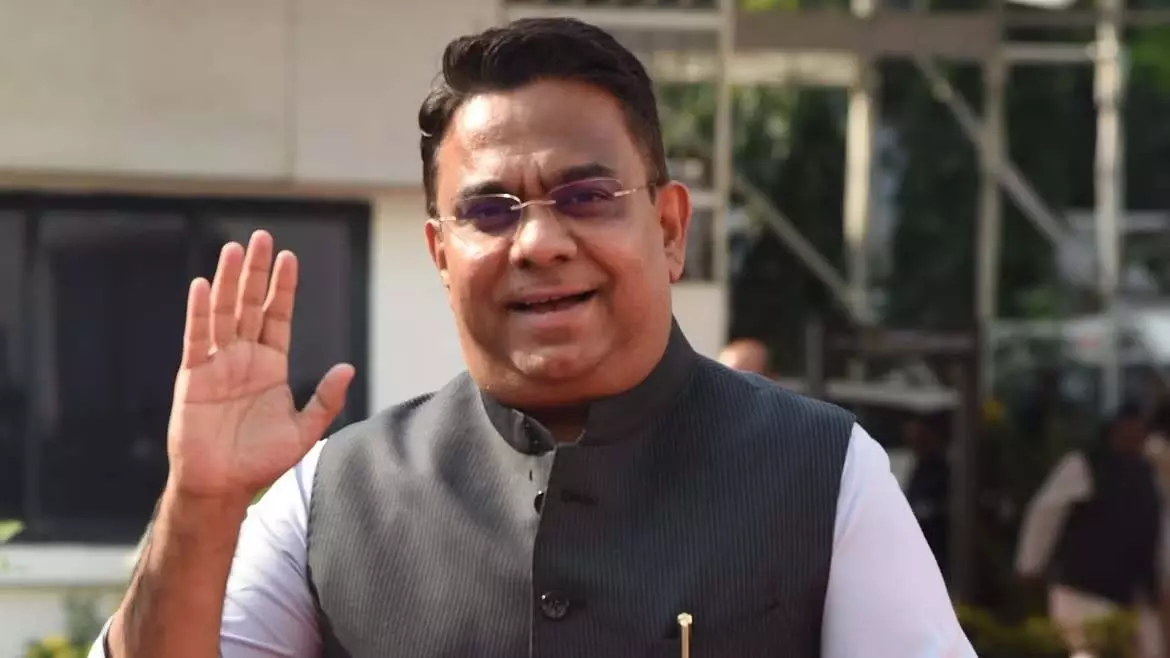 अल्पसंख्यक विभाग में 67% पद खाली, सपा विधायक रईस शेख ने उपेक्षा के लिए सरकार की आलोचना की अल्पसंख्यक विभाग में 67% पद खाली, सपा विधायक रईस शेख ने उपेक्षा के लिए सरकार की आलोचना की