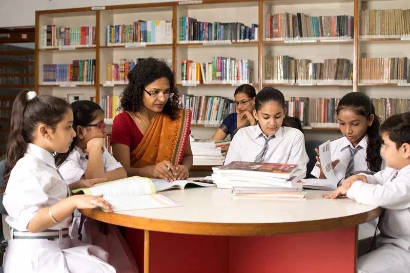 Delhi MCD स्कूलों में ‘स्टार पैरेंट मीटिंग’ के तहत गतिविधियां और प्रतियोगिताएं आयोजित Delhi MCD स्कूलों में ‘स्टार पैरेंट मीटिंग’ के तहत गतिविधियां और प्रतियोगिताएं आयोजित