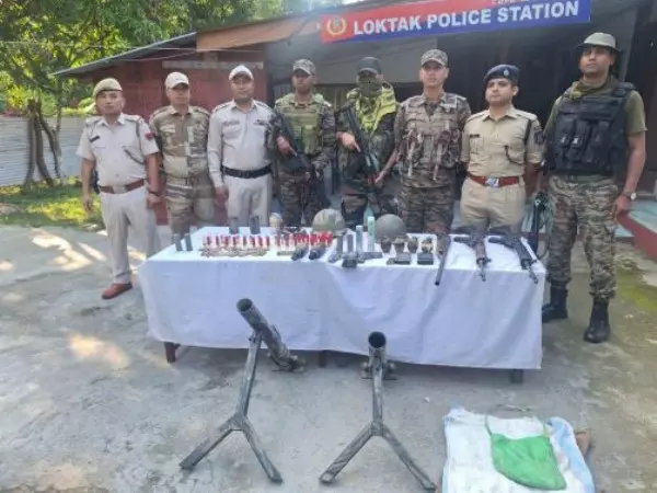 Manipur: सुरक्षा बलों ने राज्यव्यापी कार्रवाई में हथियार बरामद किए, उग्रवादियों को गिरफ्तार किया, ड्रग्स जब्त किए Manipur: सुरक्षा बलों ने राज्यव्यापी कार्रवाई में हथियार बरामद किए, उग्रवादियों को गिरफ्तार किया, ड्रग्स जब्त किए