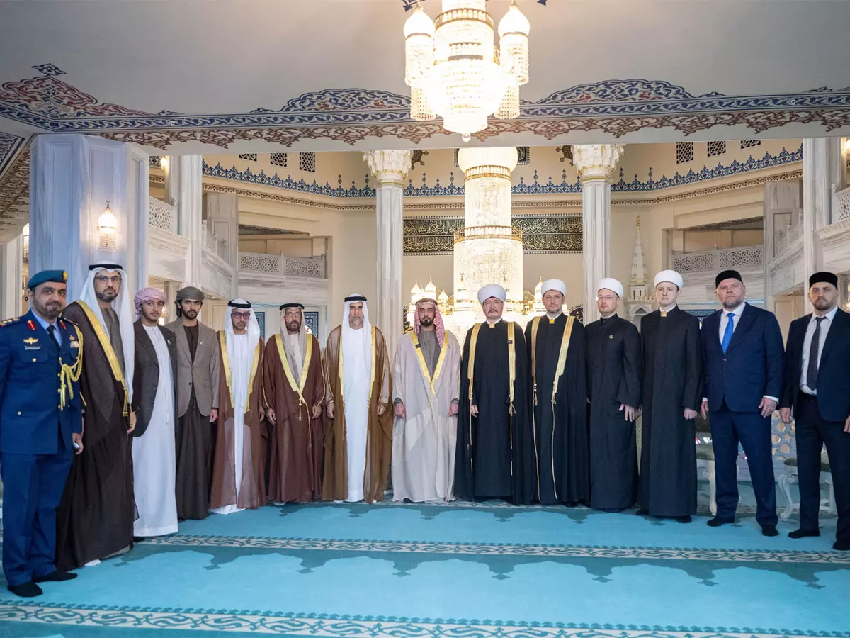 UAE उप प्रधानमंत्री ने मास्को में अंतर्राष्ट्रीय संगोष्ठी के समापन समारोह में भाग लिया UAE उप प्रधानमंत्री ने मास्को में अंतर्राष्ट्रीय संगोष्ठी के समापन समारोह में भाग लिया