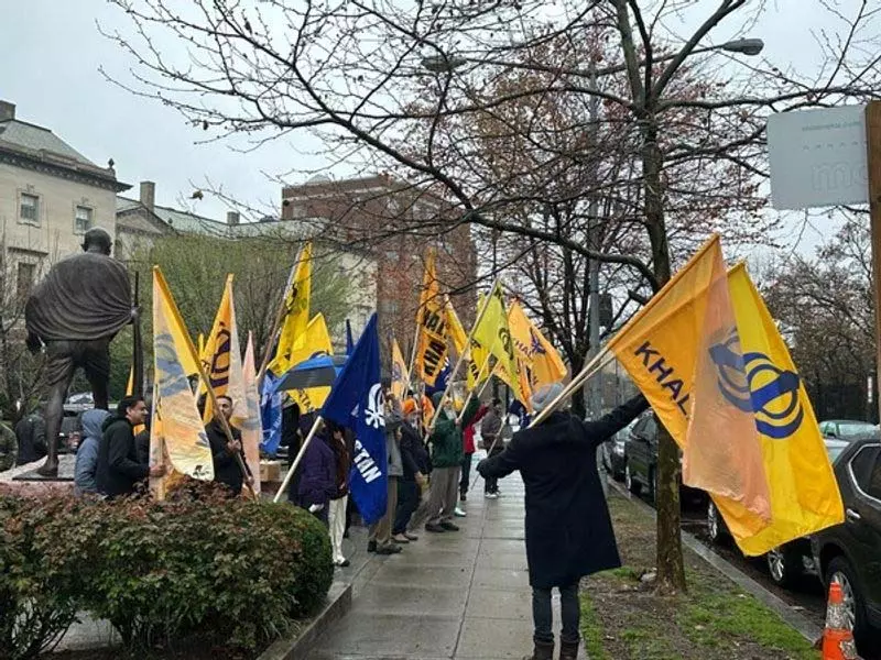 Toronto माल्टन गुरुद्वारे में हिंदू विरोधी परेड, निर्वासन का आह्वान Toronto माल्टन गुरुद्वारे में हिंदू विरोधी परेड, निर्वासन का आह्वान