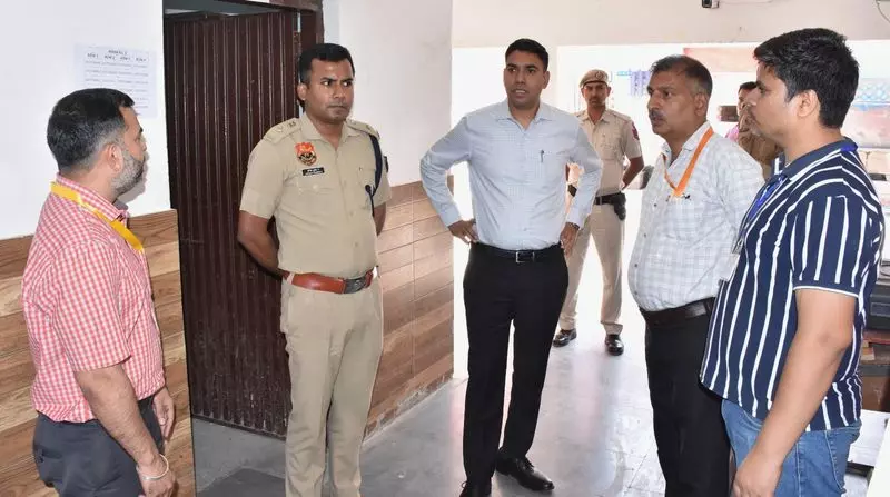 Haryana : झज्जर में 1,920 अभ्यर्थियों ने दी नीट-यूजी परीक्षा Haryana : झज्जर में 1,920 अभ्यर्थियों ने दी नीट-यूजी परीक्षा