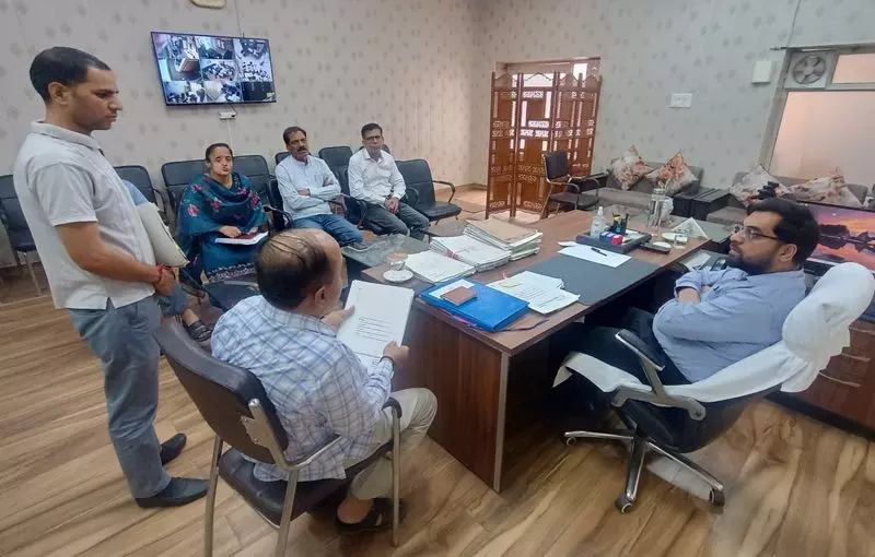 Haryana : अनुबंधित कर्मचारियों का डेटा शहरी स्थानीय निकाय विभाग को भेजेगा Haryana : अनुबंधित कर्मचारियों का डेटा शहरी स्थानीय निकाय विभाग को भेजेगा