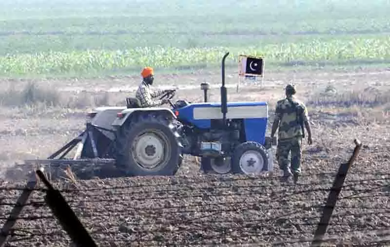 Punjab: सीमावर्ती निवासियों ने कहा कि शांति को एक मौका दें Punjab: सीमावर्ती निवासियों ने कहा कि शांति को एक मौका दें
