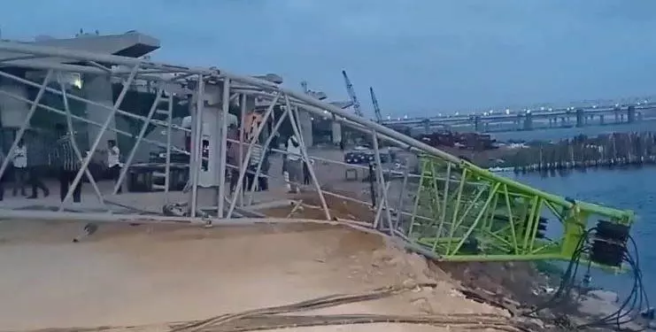 Odisha: कटक में पुल दुर्घटना की जांच के लिए उच्च स्तरीय समिति गठित की Odisha: कटक में पुल दुर्घटना की जांच के लिए उच्च स्तरीय समिति गठित की
