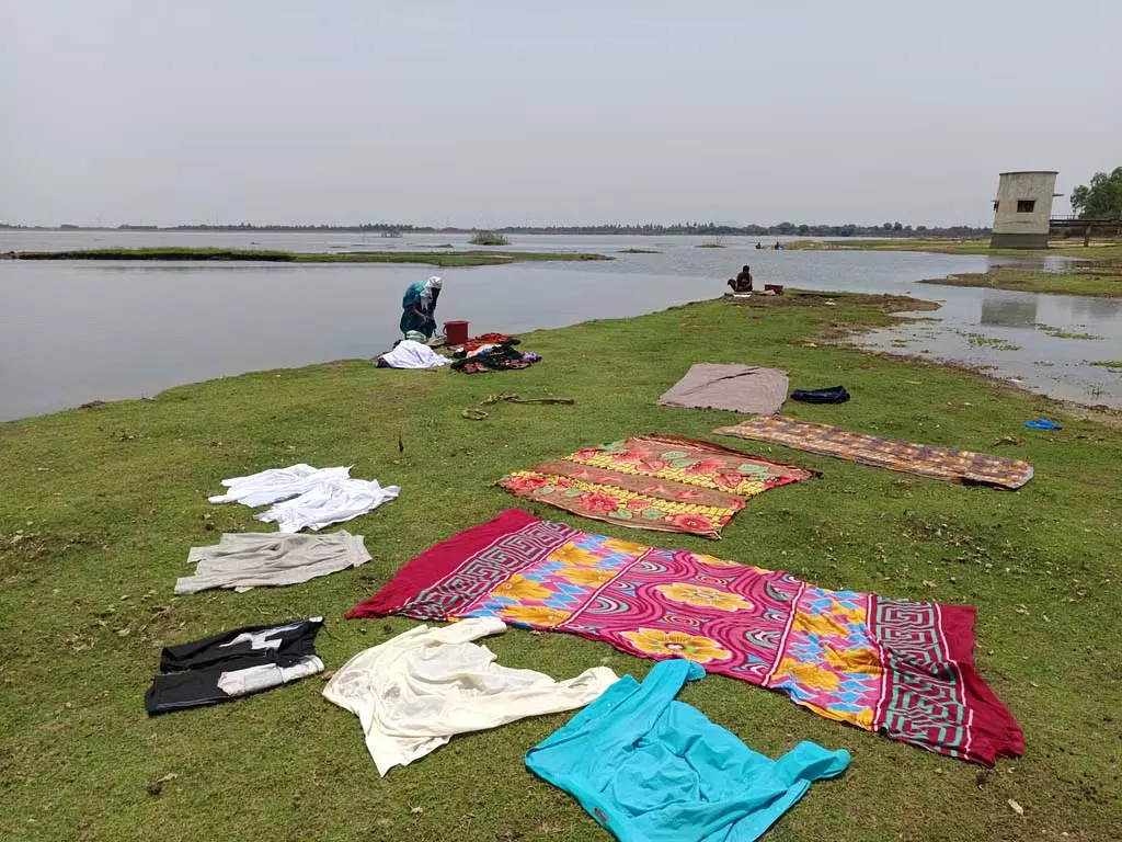 शिरा डोडा झील हो रही प्रदूषित : जनप्रतिनिधियों व अधिकारियों की लापरवाही शिरा डोडा झील हो रही प्रदूषित : जनप्रतिनिधियों व अधिकारियों की लापरवाही