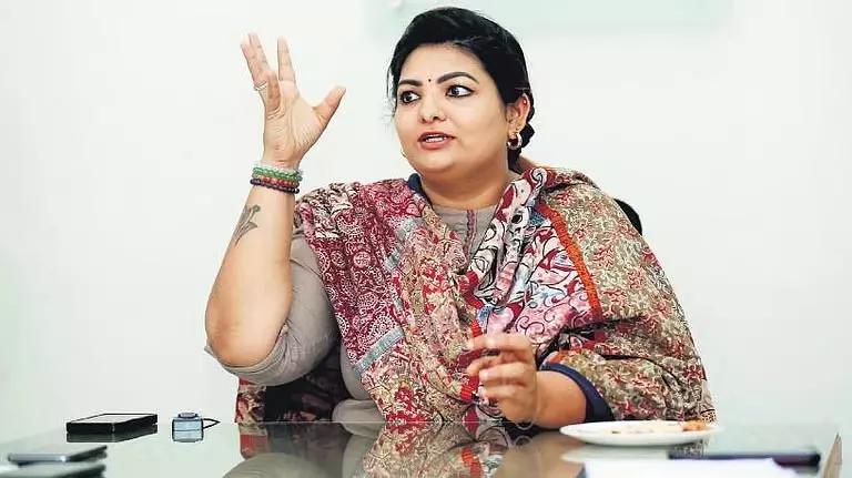 लिस्टिन को खुद को सुधारना चाहिए: अभिनेता-निर्माता Sandra Thomas लिस्टिन को खुद को सुधारना चाहिए: अभिनेता-निर्माता Sandra Thomas