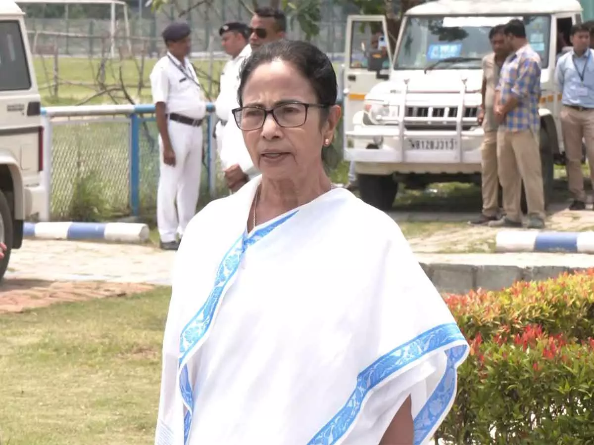 मैं मुर्शिदाबाद पहले भी जा सकती थी, लेकिन चाहती थी कि सामान्य स्थिति बहाल हो: CM Banerjee मैं मुर्शिदाबाद पहले भी जा सकती थी, लेकिन चाहती थी कि सामान्य स्थिति बहाल हो: CM Banerjee