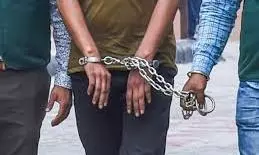 Noida: एक्सप्रेस-वे पुलिस ने दिल्ली-एनसीआर में मोबाइल चोरी करने वाले तीन बदमाशों को दबोचा Noida: एक्सप्रेस-वे पुलिस ने दिल्ली-एनसीआर में मोबाइल चोरी करने वाले तीन बदमाशों को दबोचा