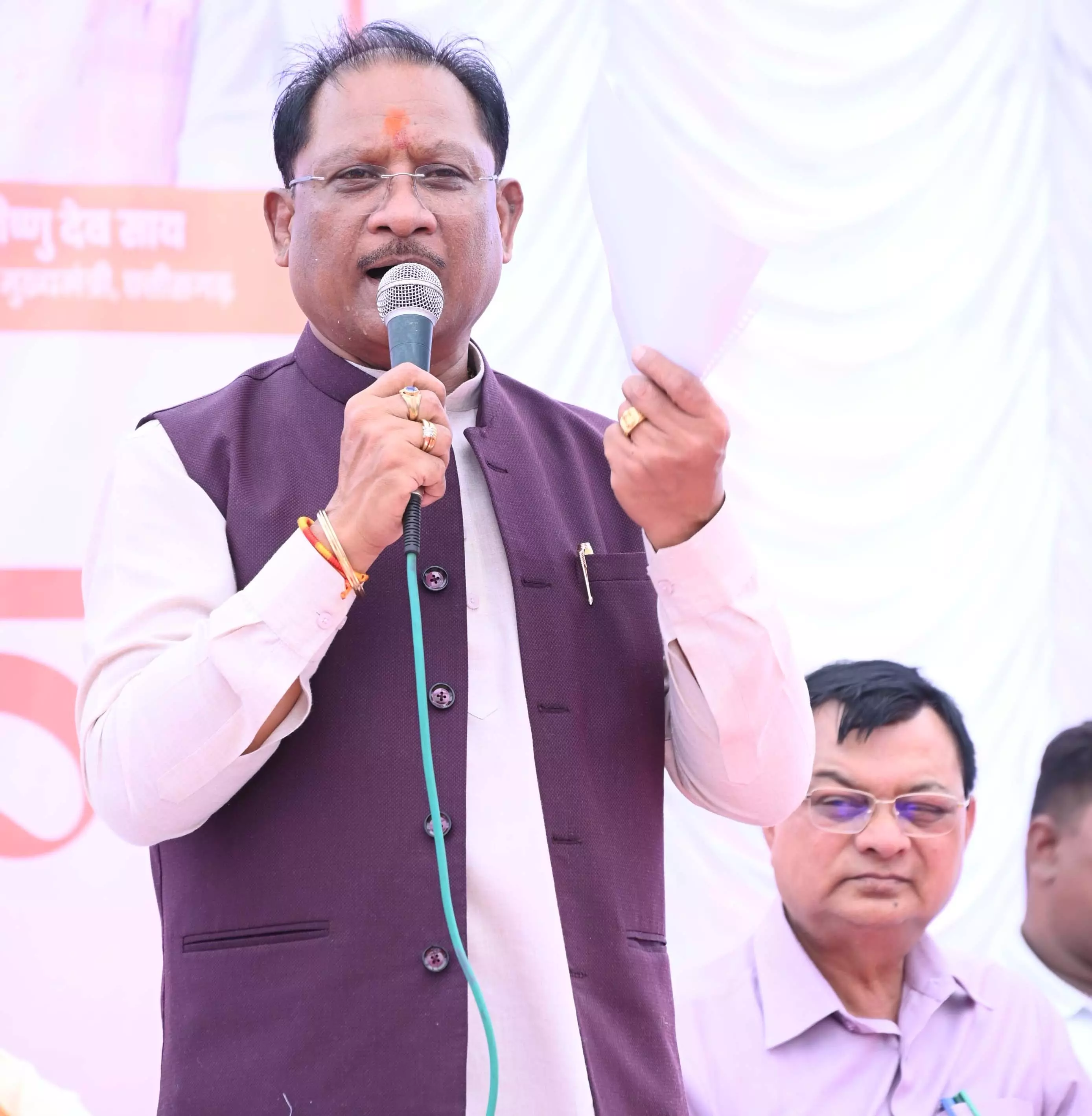 हम आपके सेवक है और आप अपनी समस्याओं को जरूर बताएं : CM विष्णुदेव साय हम आपके सेवक है और आप अपनी समस्याओं को जरूर बताएं : CM विष्णुदेव साय