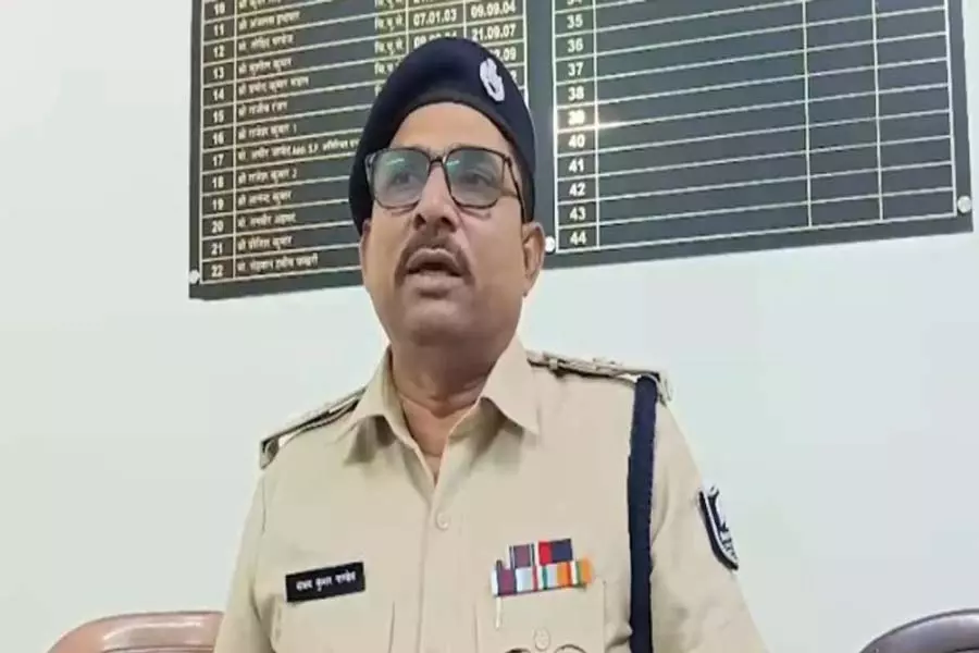 भोपाल बलात्कार-ब्लैकमेल मामला: पुलिस ने एसआईटी गठित की, एनडब्ल्यूसी सदस्यों से मुलाकात की भोपाल बलात्कार-ब्लैकमेल मामला: पुलिस ने एसआईटी गठित की, एनडब्ल्यूसी सदस्यों से मुलाकात की